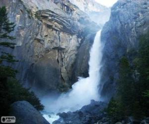 пазл Водопад в Национальный парк Йосемити